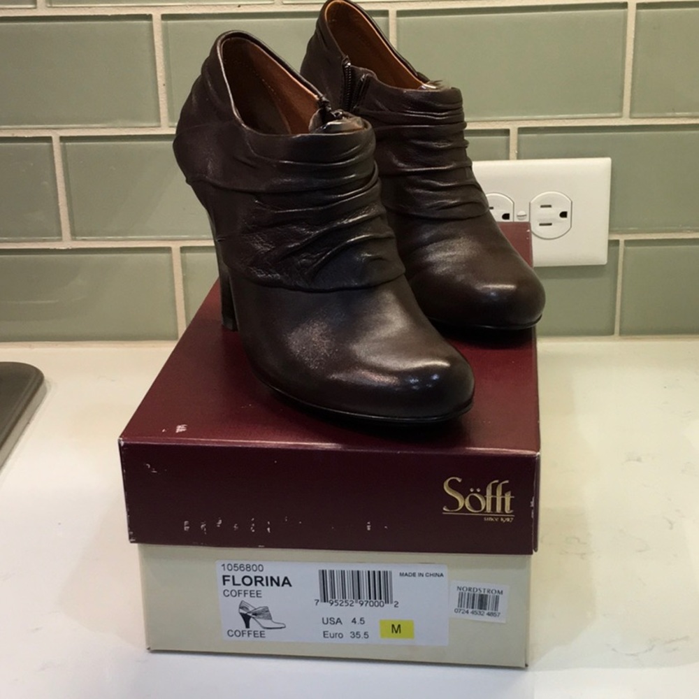 Soft Florian Coffee Booties Size 4 1/2